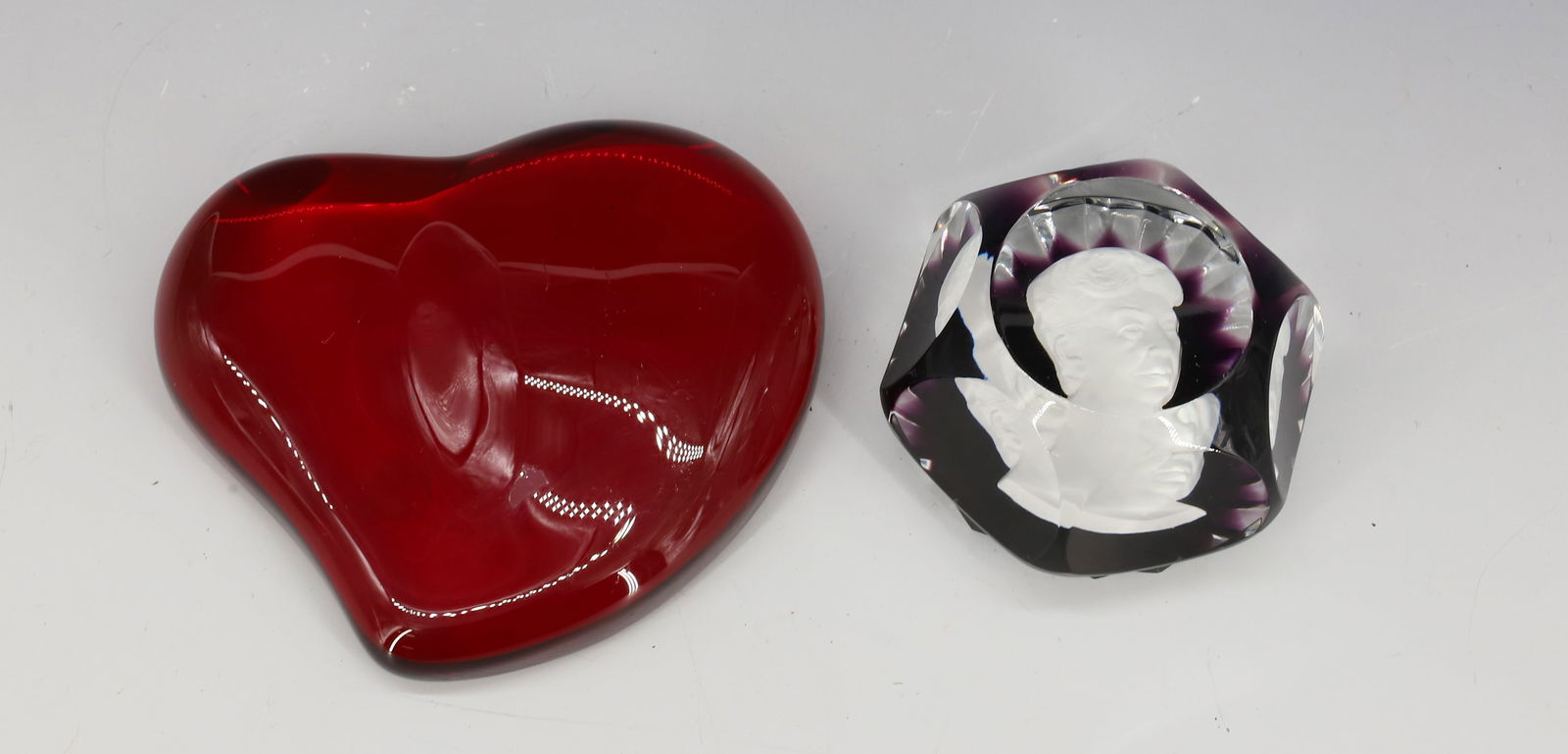 (2) ART GLASS PAPERWEIGHTS: SULPHIDE ELEANOR ROOSEVELT BACCARAT AND TIFFANY ELSA PERETTI RED HEART 1 3/4"H,3 3/4"DIA PLEASE READ CAREFULLY - Terms for Purchasing and Shipping of Auction Items. Please read carefully before biddin