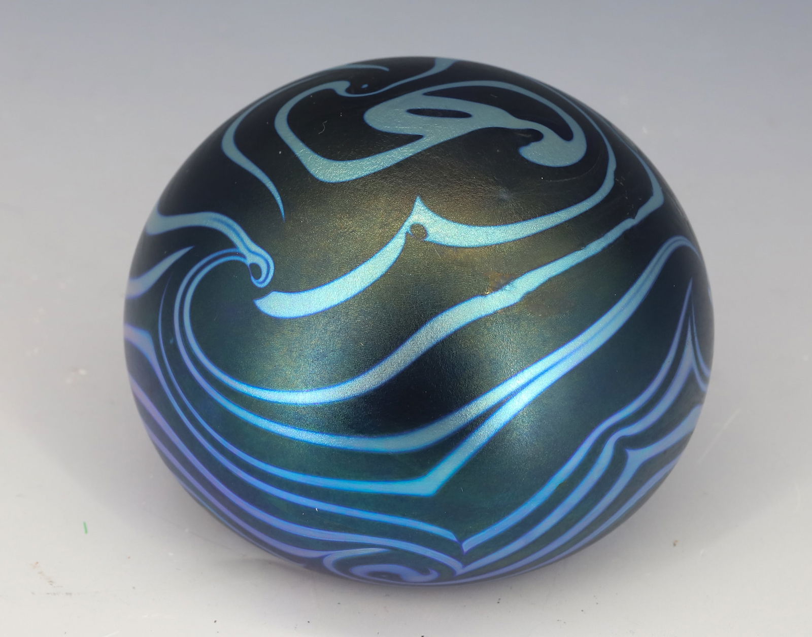 CHARLES LOTTON PAPERWEIGHT: KING TUT PATTERN 1972 SIGNED LOTTON 1972 2 3/4"H PLEASE READ CAREFULLY - Terms for Purchasing and Shipping of Auction Items. Please read carefully before bidding. All payments for purchases will be ma