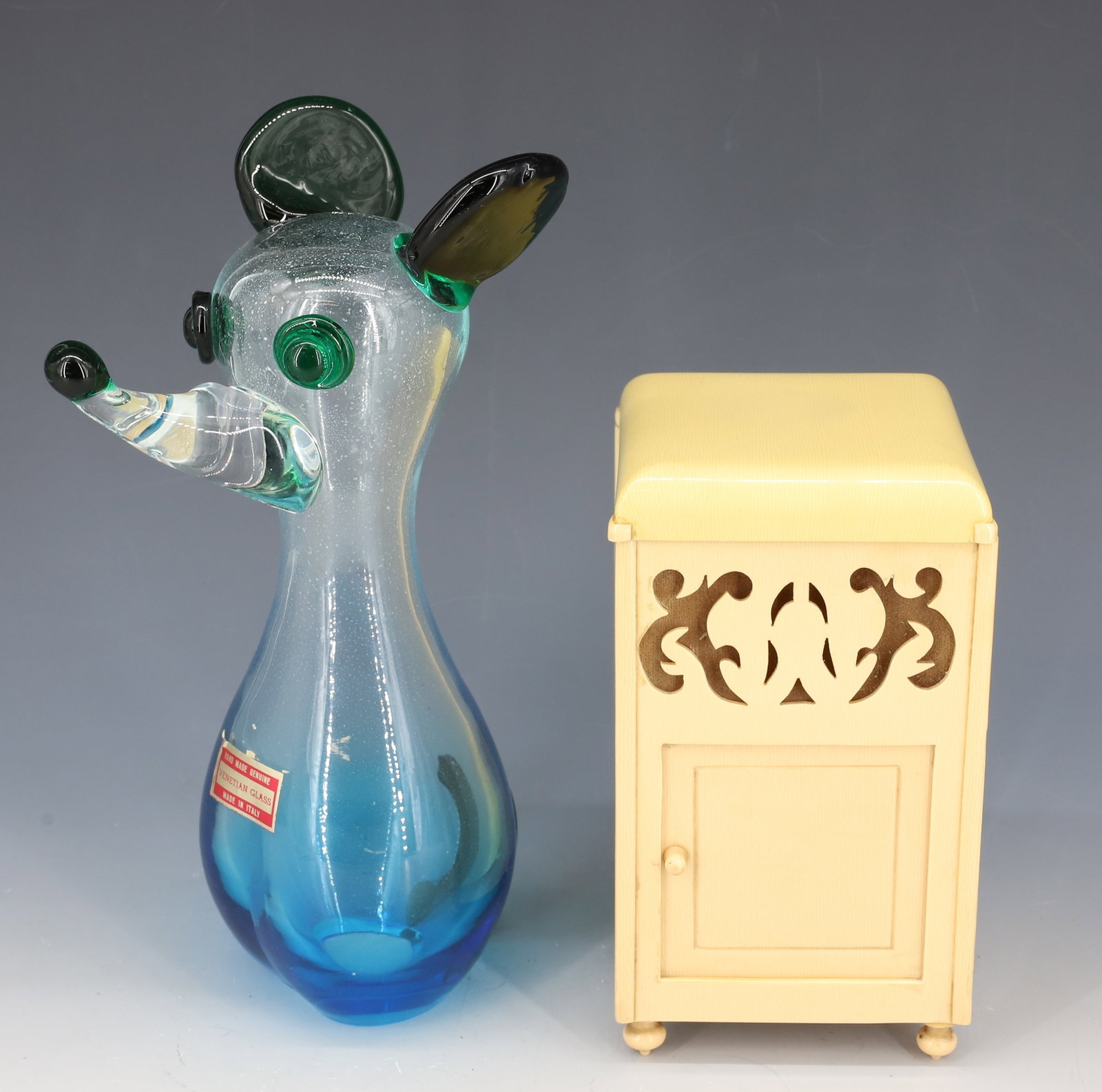 VENETIAN GLASS MOUSE AND CELLULOID JEWELRY BOX: BLOWN GLASS MOUSE MADE IN ITALY AND VICTROLA STYLE JEWELRY BOX WITH FITTED INTERIOR - 6 1/4" AND 9 1/4" H PLEASE READ CAREFULLY - Terms for Purchasing and Shipping of Auction Items. Please read carefu