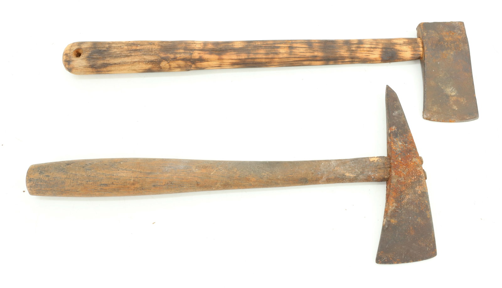 (2) SMALL HATCHETS: 3 1/8" AND 5" HEADS. PLEASE READ CAREFULLY BEFORE BIDDING. ALL PAYMENTS MUST BE MADE BEFORE ITEMS CAN BE SHIPPED. BUYERS CAN PAY VIA LIVE AUCTIONEERS PAYMENT CENTER IF HAVING ITEMS SHIPPED OR WITH CAS
