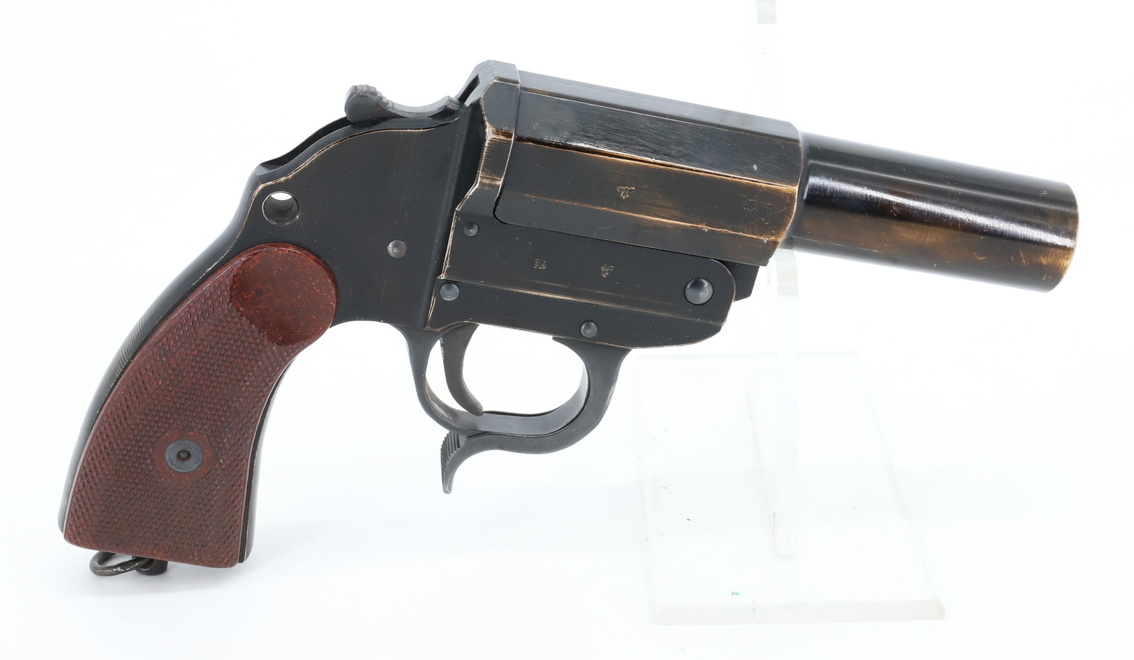 WWII ERA GERMAN FLARE GUN: LEUCHTPISTOLE 34, FLARE PISTOL ARY 43, SERIAL# 8439M - 6" ANTIQUE OR BLACK POWDER, NO REGISTRATION OR TRANSFER REQUIRED PLEASE READ CAREFULLY BEFORE BIDDING. ALL PAYMENTS MUST BE MADE BEFORE ITEMS CAN