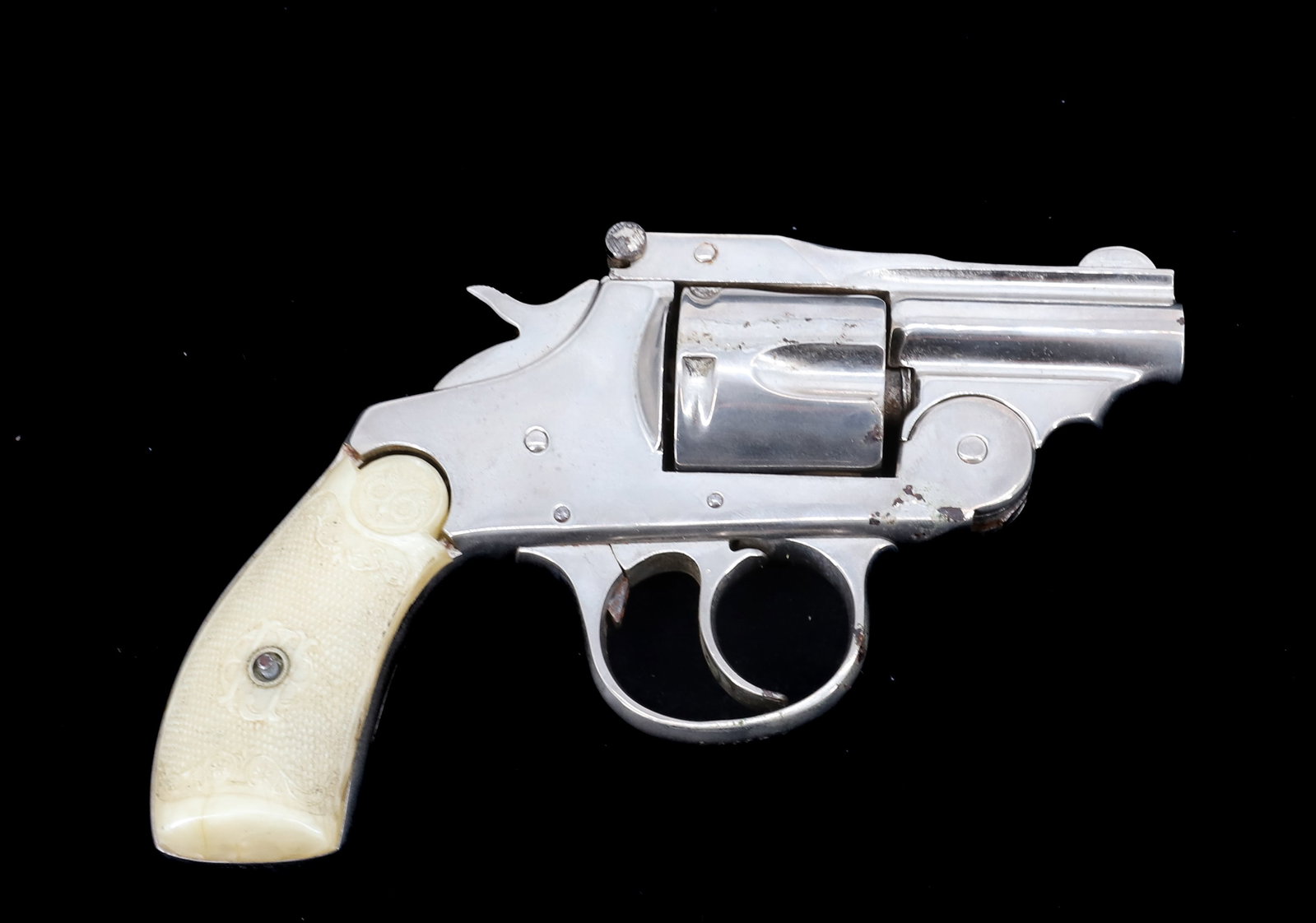 IVER JOHNSON MODEL 1900 REVOLVER: 38 CAL, SERIAL# 20060, 2 1/2" BARREL, NICKEL PLATED THIS GUN REQUIRES A BACKGROUND CHECK, FEDERAL FIREARMS LICENSE. OR TRANSFER TO AN FFL HOLDER PLEASE READ CAREFULLY BEFORE BIDDING. ALL PAYMENTS MUST