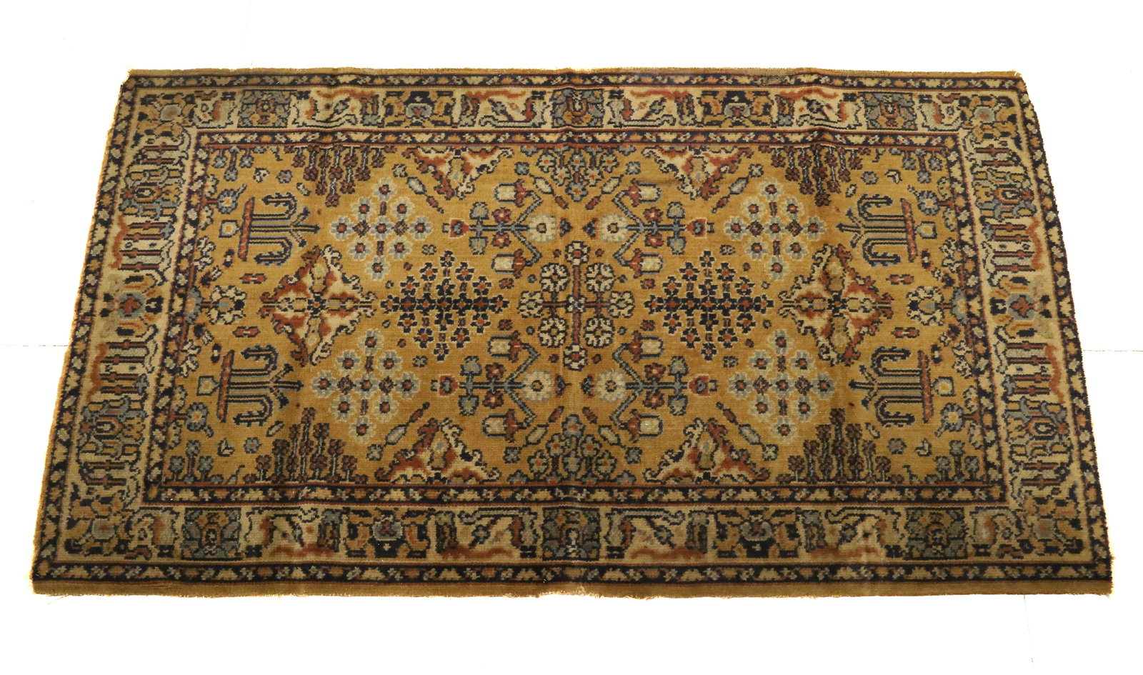 ANTIQUE PERSIAN "MAHAL" STYLE CARPET  (1 of 4)