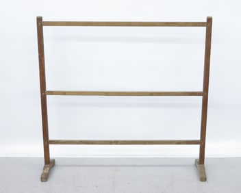 PRIMITIVE WOODEN QUILT RACK