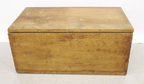 PAINTED WOODEN DOVETAILED BOX