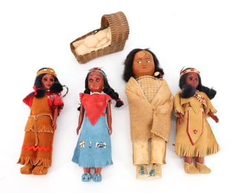 LOT OF NATIVE AMERICAN DOLLS