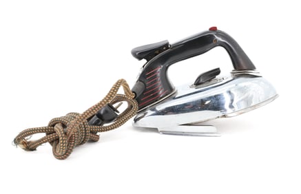 PROCTOR NEVER-LIFT ELECTRIC IRON