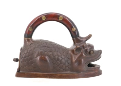FIGURAL DRAGON SLUG IRON