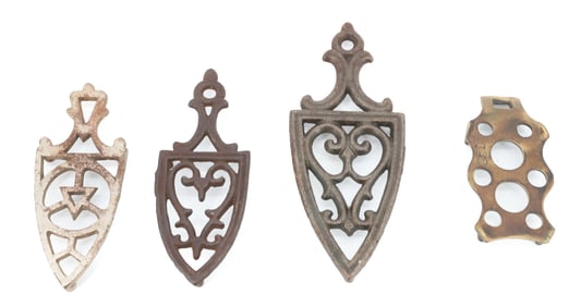 (4) MINIATURE TRIVETS