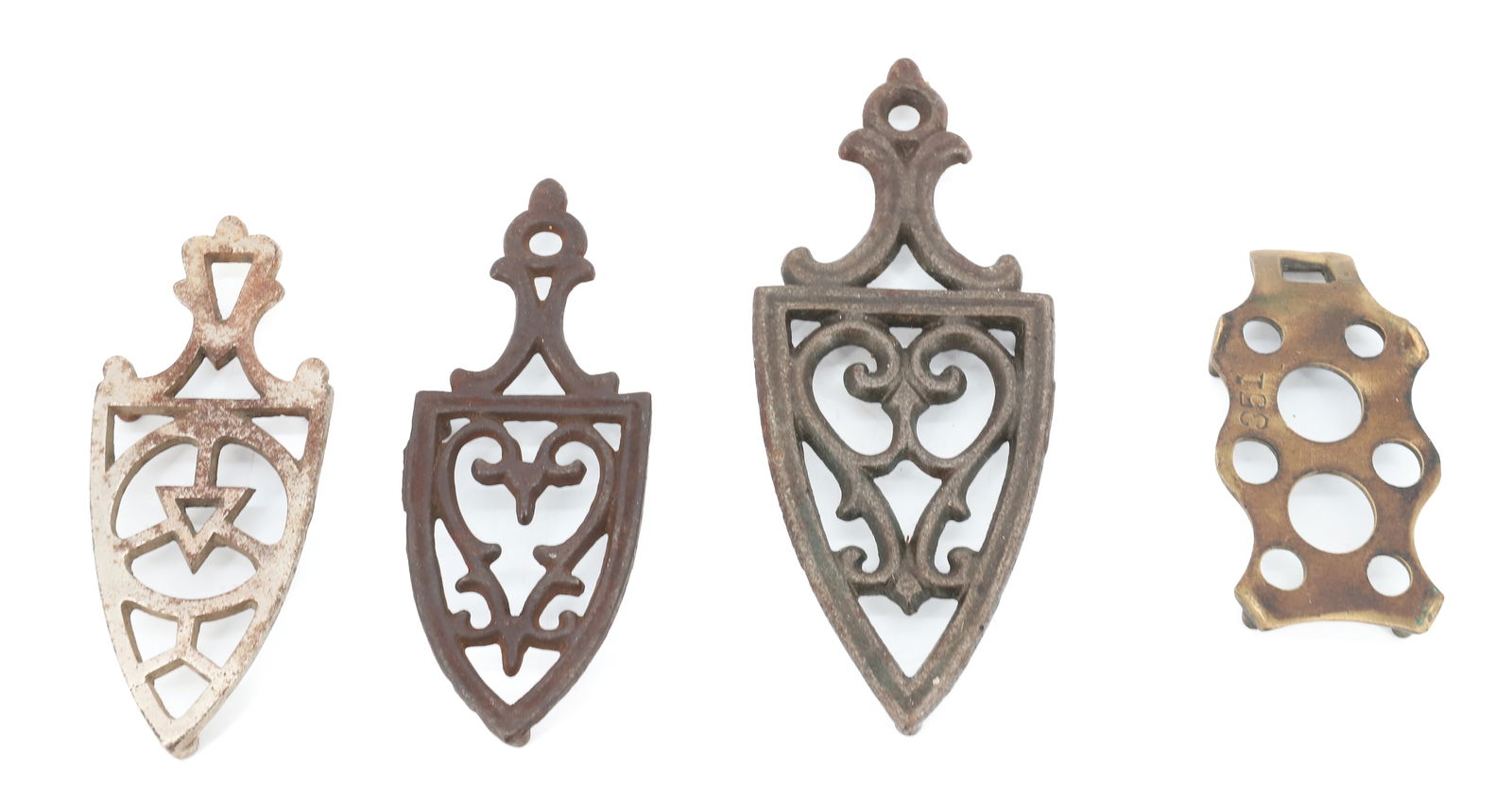 (4) MINIATURE TRIVETS (1 of 2)