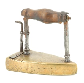 BRASS IRON WITH LIFT-GATE