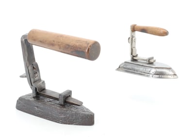 (2) DETACHABLE HANDLE SLEEVE IRONS