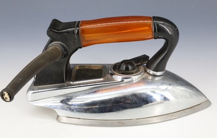 VINTAGE ELECTRIC IRON