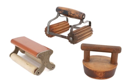 UNUSUAL WOODEN IRONING LOT