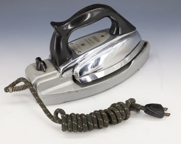 VINTAGE EUREKA ELECTRIC IRON