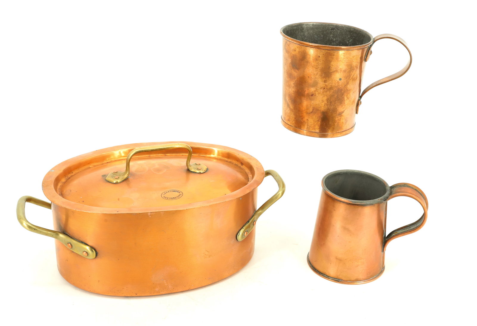COPPER LIDDED POT AND MEASURES (1 of 4)