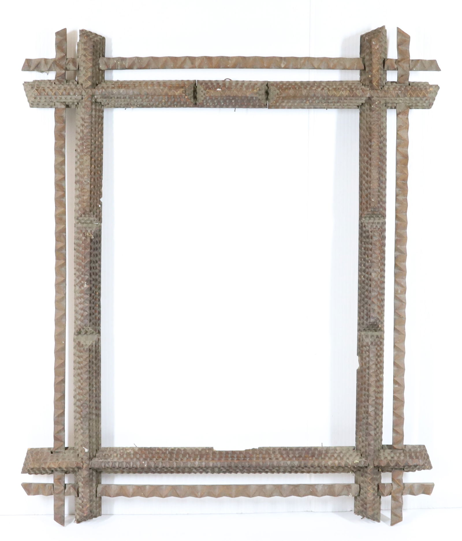 TRAMP ART WOODEN  FRAME (1 of 6)