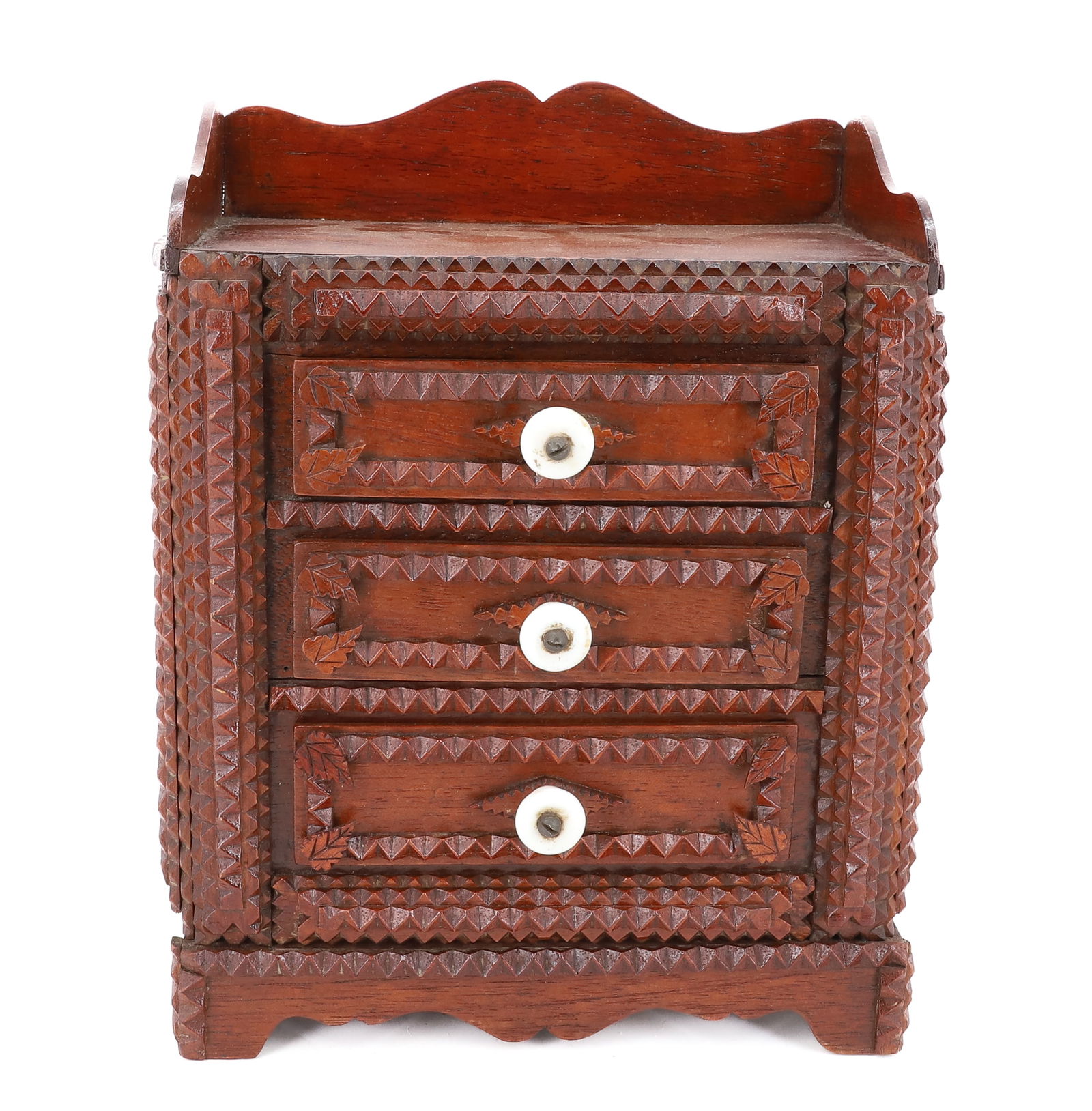 TRAMP ART MINIATURE DRESSER (1 of 7)