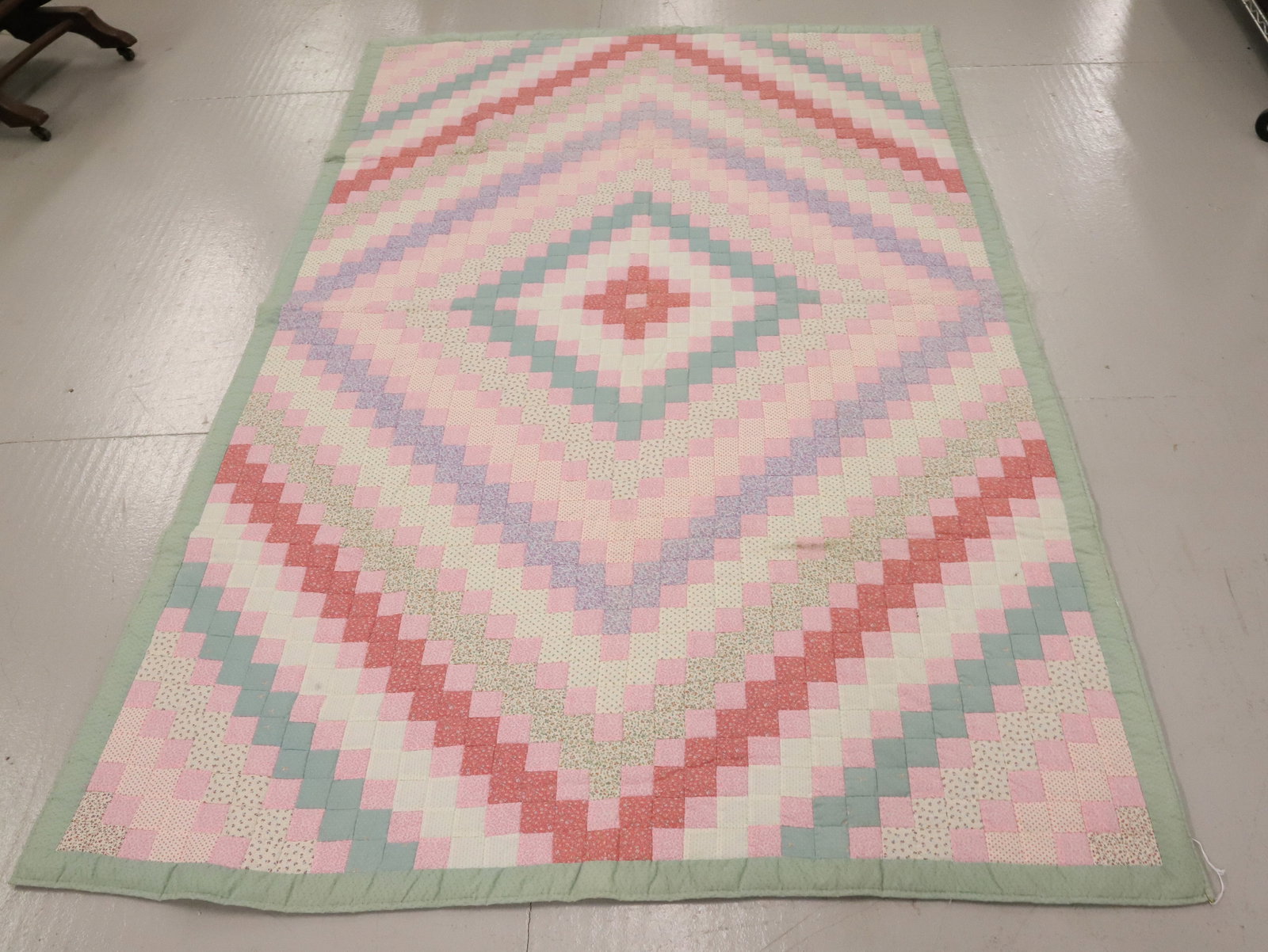 HANDMADE PASTEL QUILT (1 of 4)
