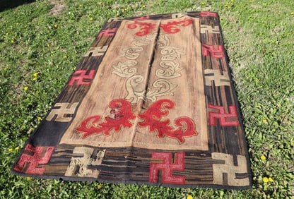 FOLK ART HOOKED RUG