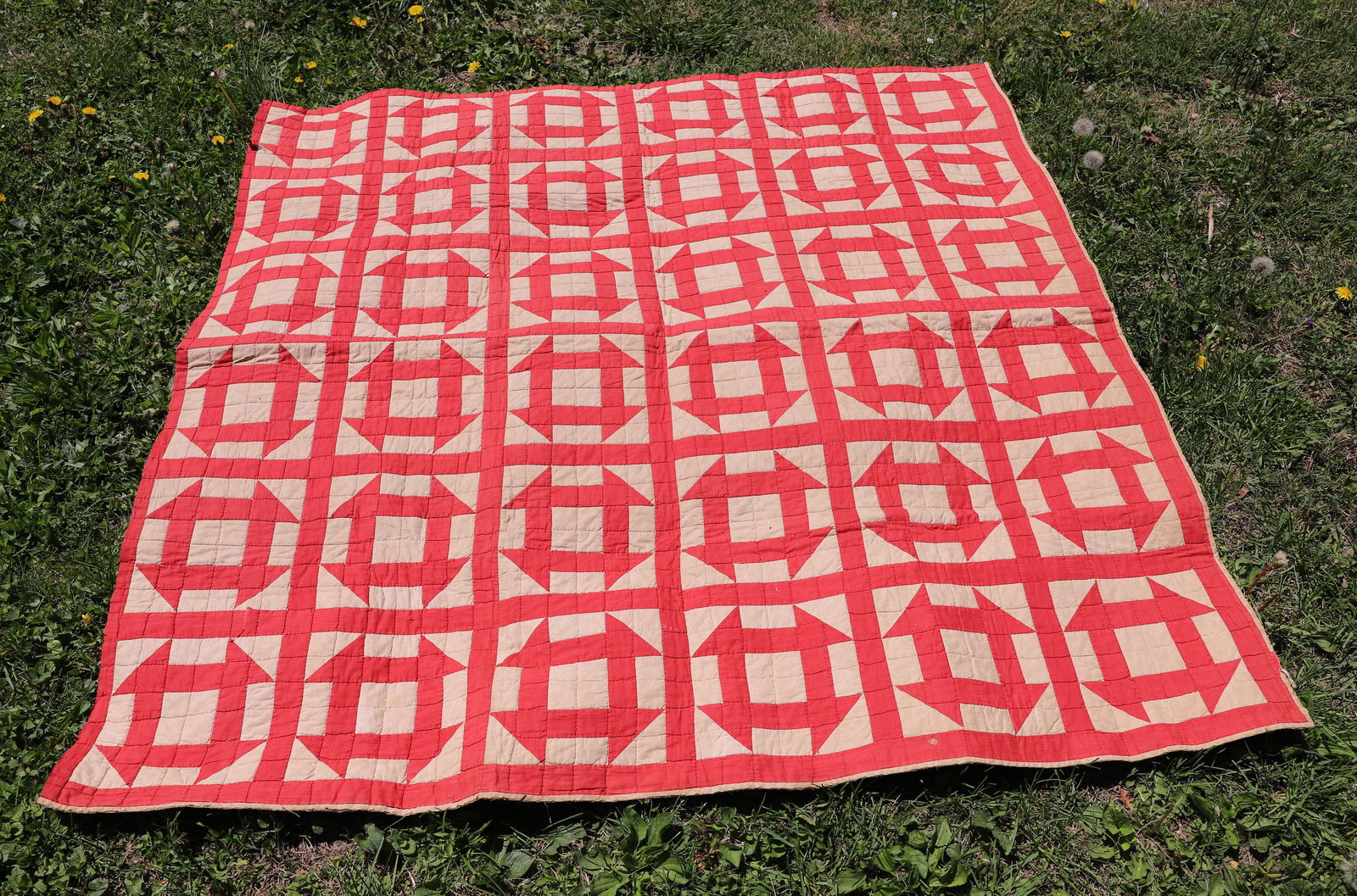 VINTAGE HAND STITCHED QUILT (1 of 4)