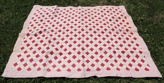 VINTAGE HANDMADE QUILT
