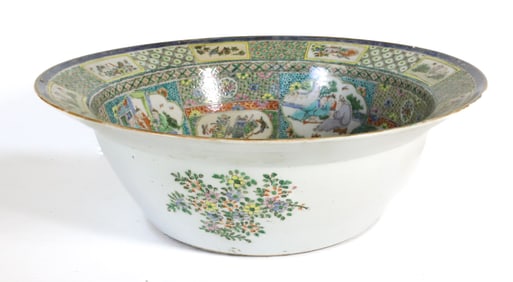LARGE CHINESE PORCELAIN BOWL