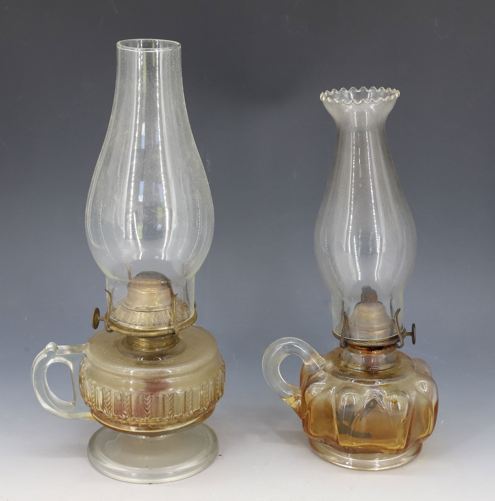 (2) ANTIQUE KEROSENE LAMPS (1 of 4)