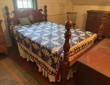 ANTIQUE COUNTRY ROPE BED