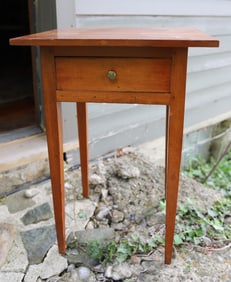 19TH C. ONE DRAWER SIDE TABLE