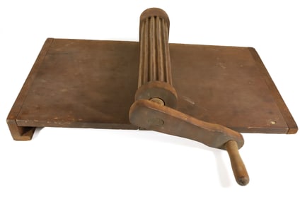 PRIMITIVE TABLE TOP DOUGH ROLLER