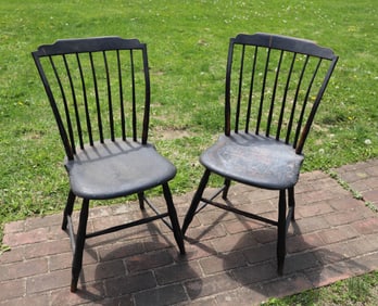 PAIR OF FAN-BACK WINDSOR CHAIRS