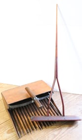 CRANBERRY SCOOP AN WOODEN SCRAPER