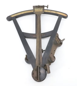 ANTIQUE NAVIGATION OCTANT