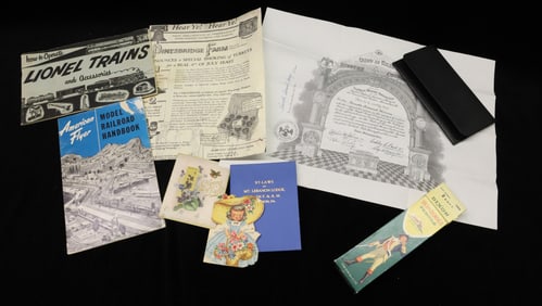 LOT OF VINTAGE PAPER GOODS