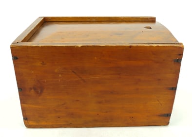 19TH C. SLIDE LID BOX