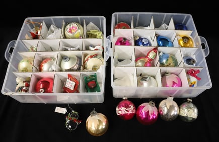 LOT OF VINTAGE CHRISTMAS ORNAMENTS