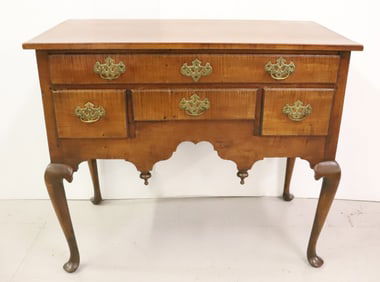 18TH C. QUEEN ANNE LOWBOY