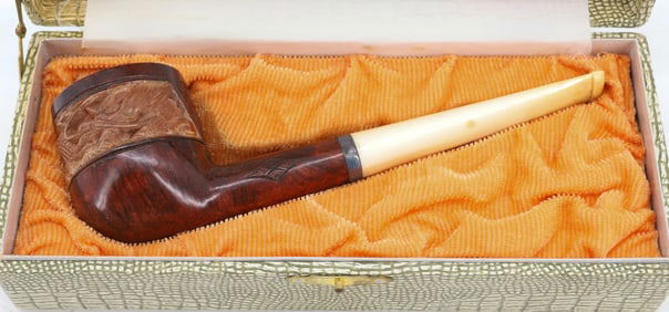 VINTAGE ENGRAVED BRIAR PIPE