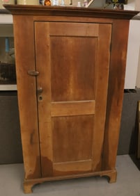 EARLY ONE-DOOR PENNSYLVANIA CUPBOARD