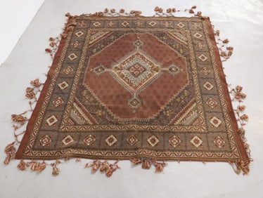 WOVEN TAPESTRY WITH FRINGE, TABLE COVER