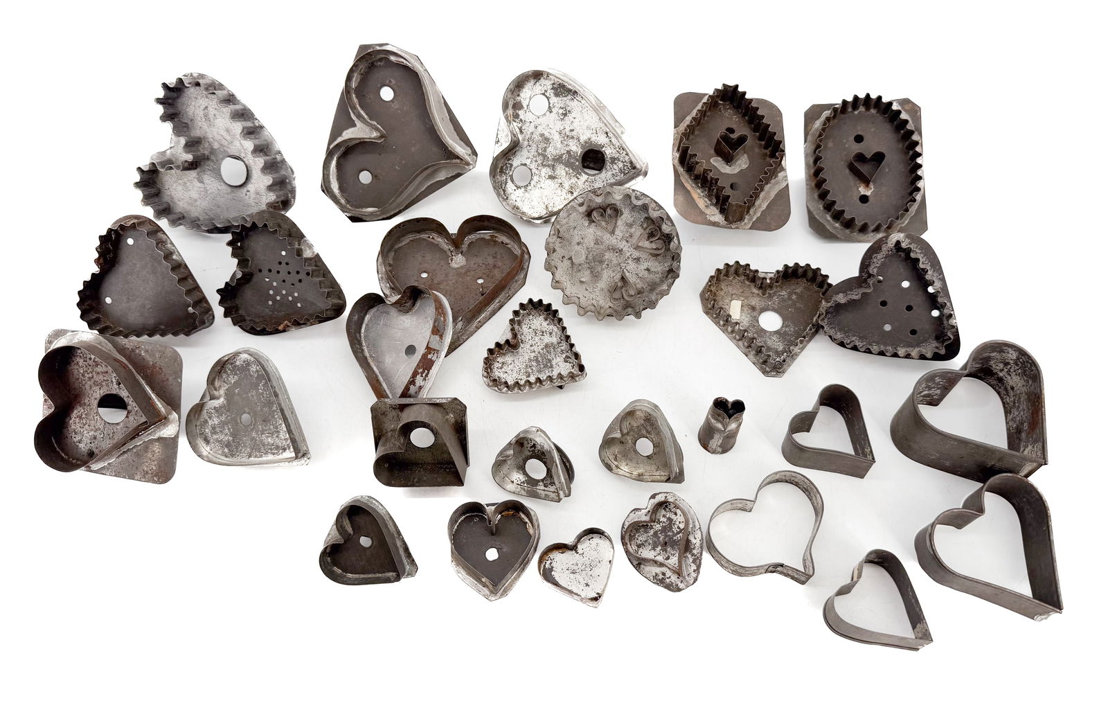 LOT OF TIN HEART COOKIE CUTTERS (1 of 5)