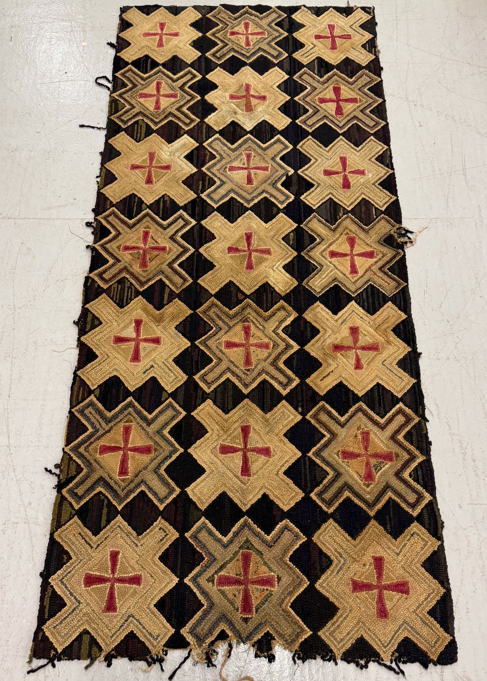 VINTAGE HOOKED RUG RUNNER (1 of 6)