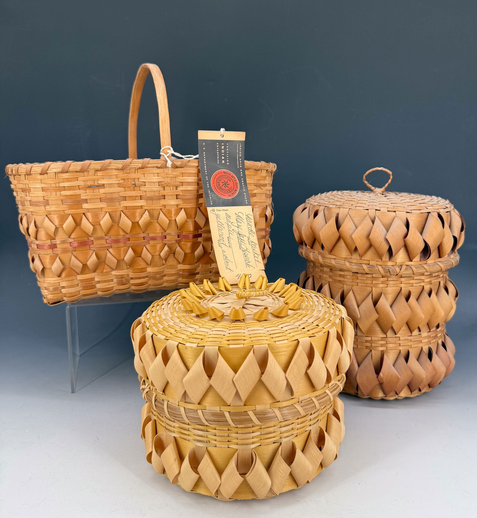 LOT OF NATIVE AMERICAN TOURIST BASKETS (1 of 7)
