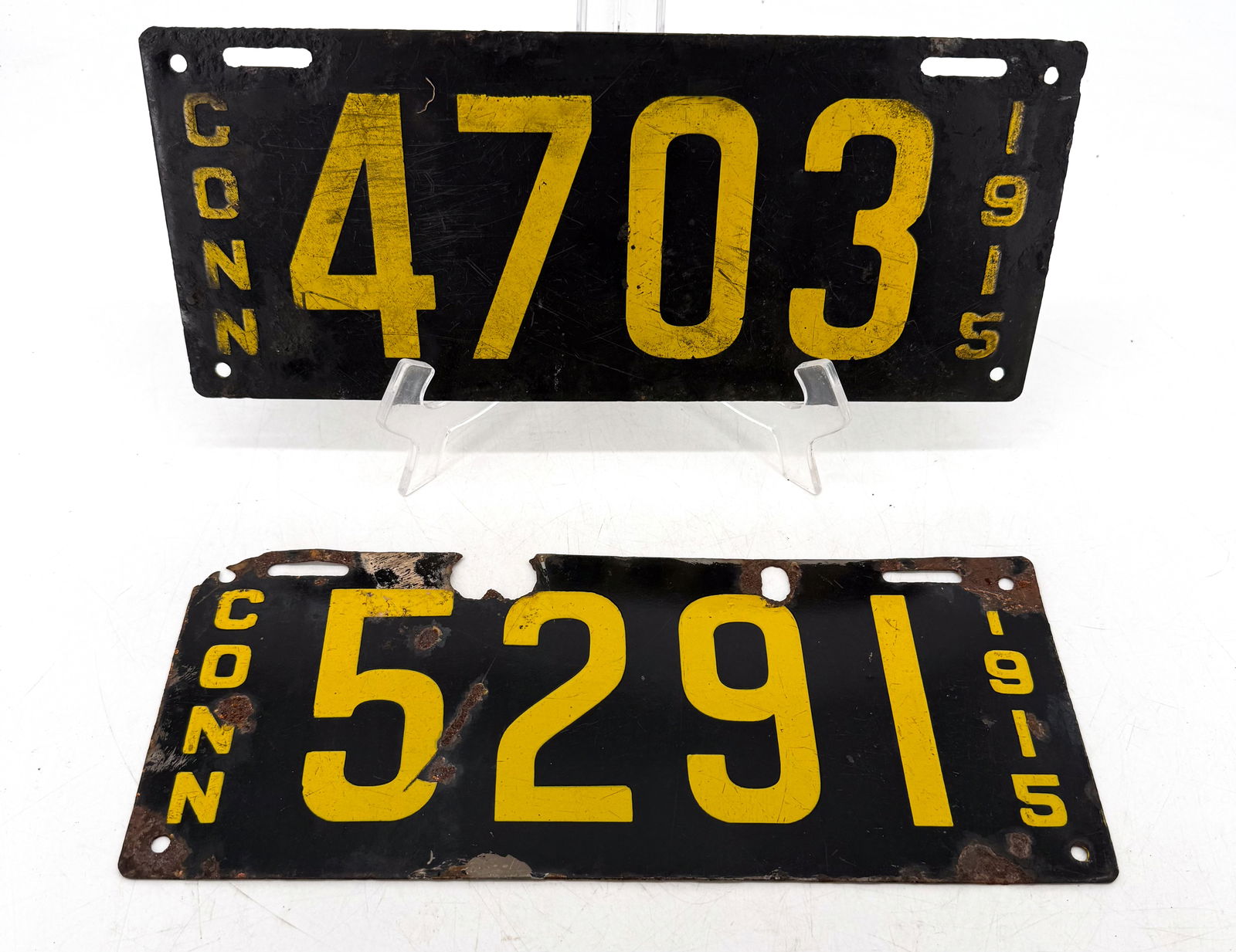 (2) CONNECTICUT LICENSE PLATES (1 of 2)
