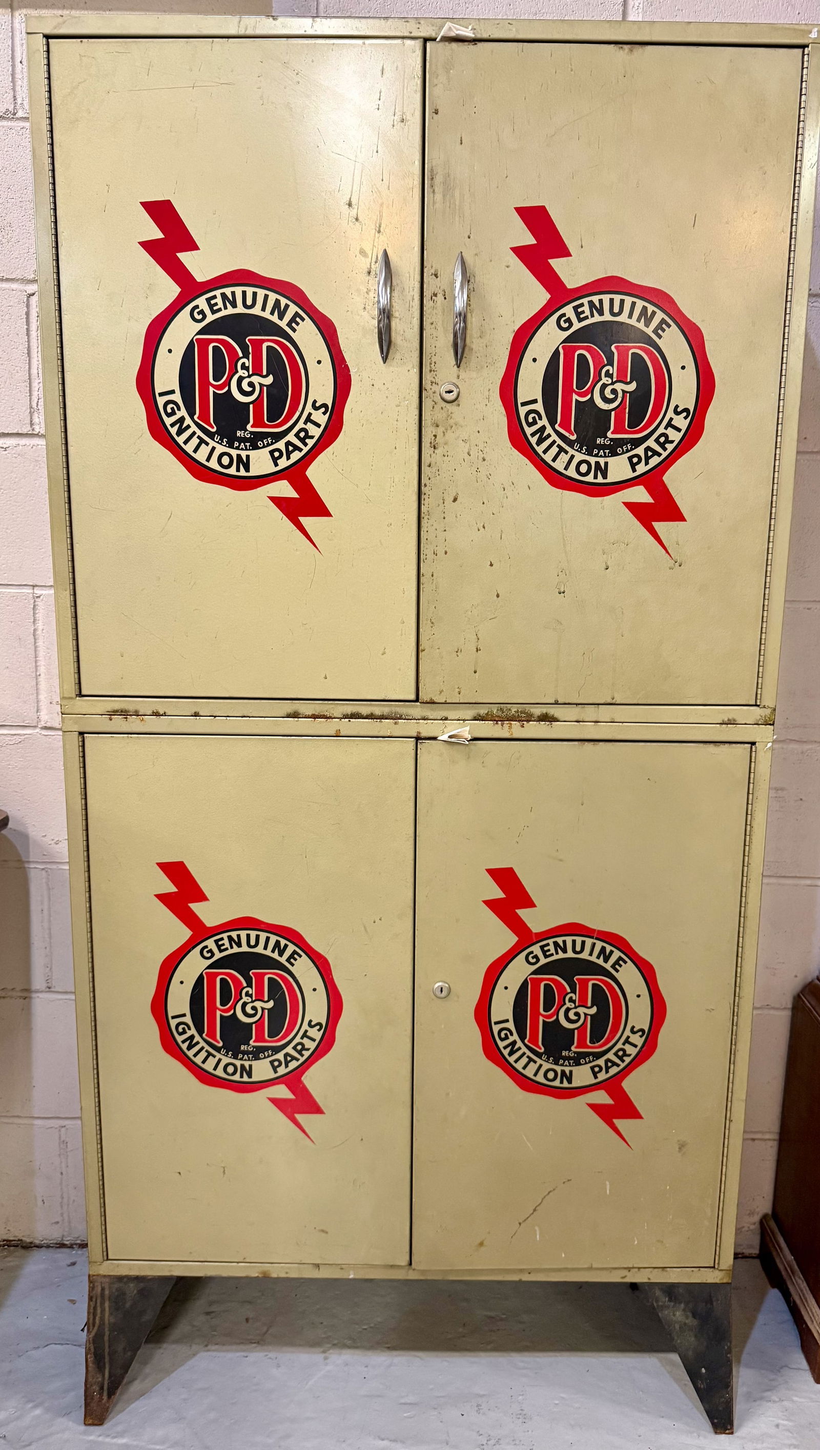 VINTAGE P&D IGNITION METAL PARTS CABINETS (1 of 5)