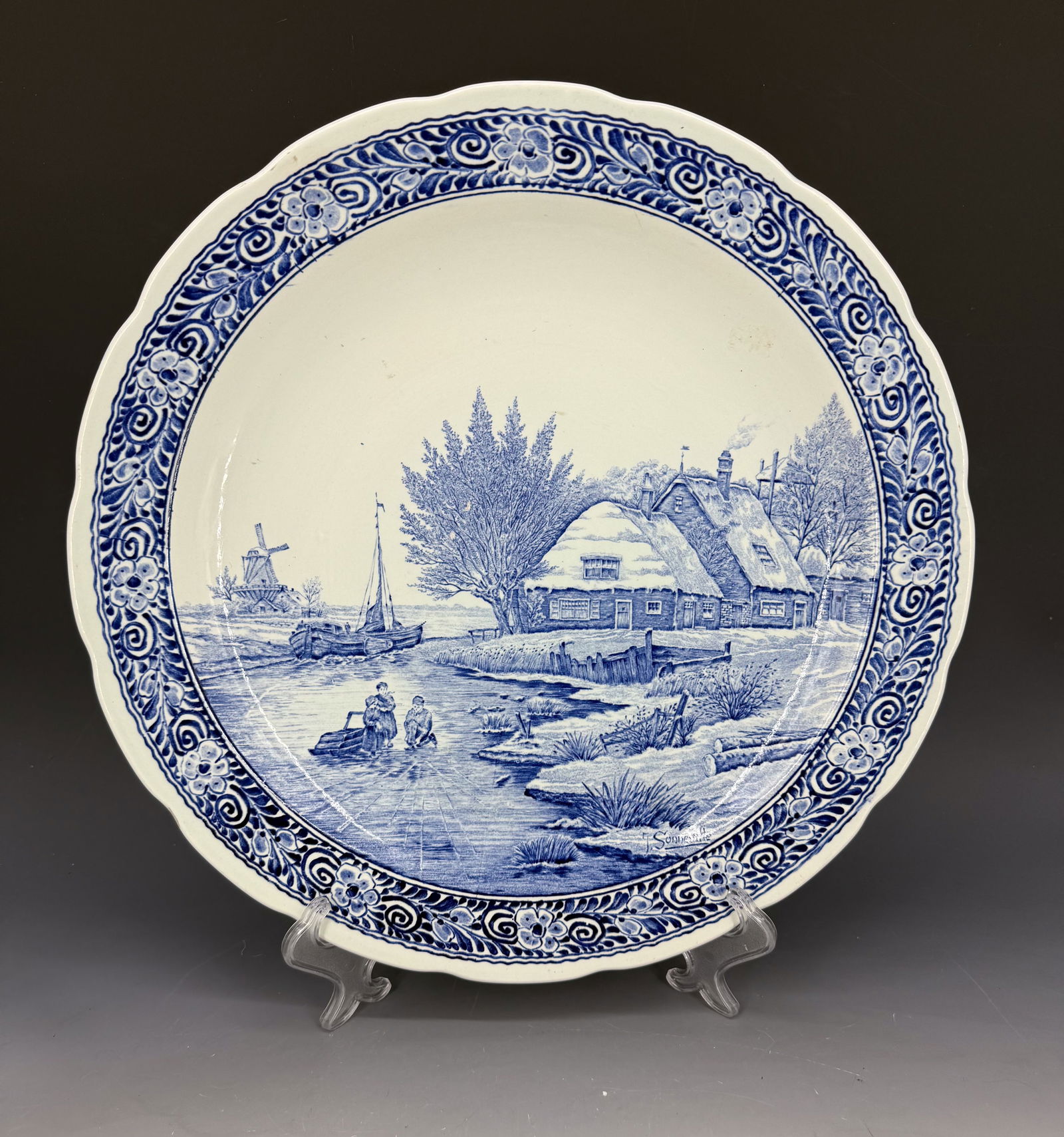 DELFT WALL HANGING CHARGER (1 of 3)