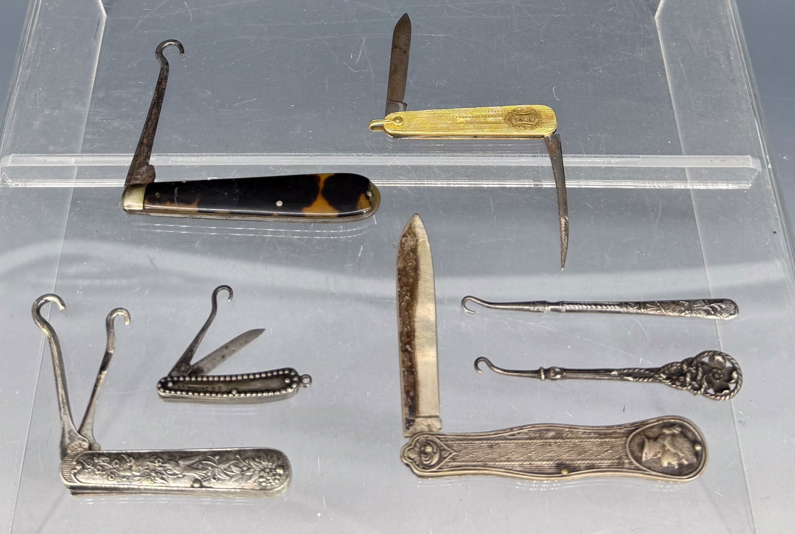 14KT. GOLD POCKETKNIFE, BUTTON HOOKS AND POCKET KNIVES (1 of 5)