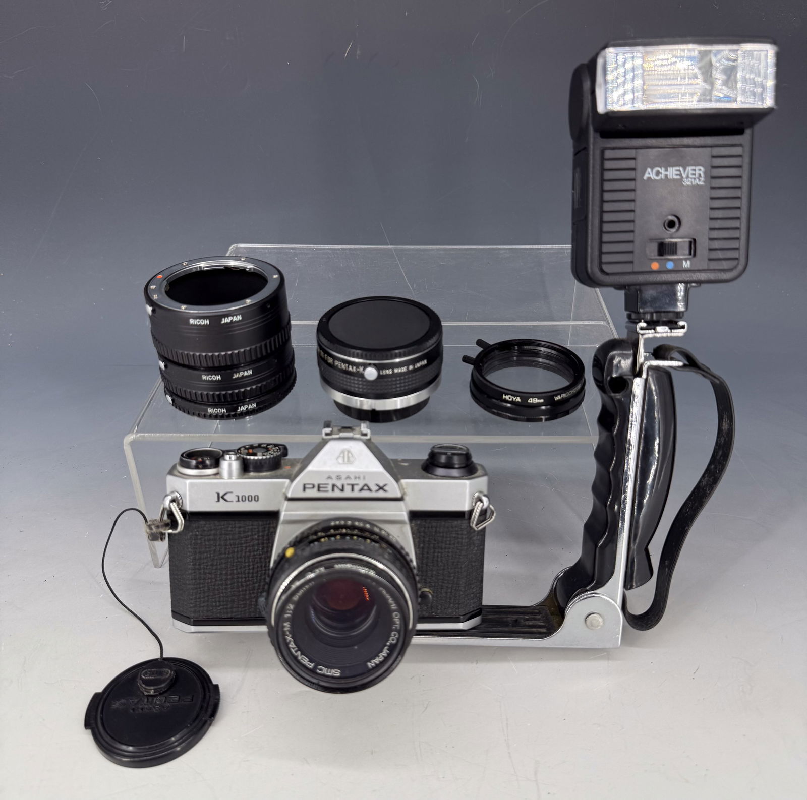 PENTAX VINTAGE CAMERA AND ACCESSORIES (1 of 3)