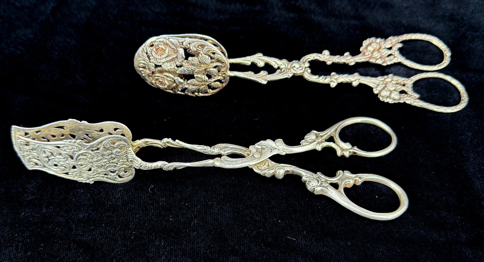 (2) 19TH CENTURY CONTINENTAL PASTRY TONGS (1 of 4)